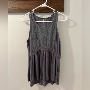 Women’s sleeveless top